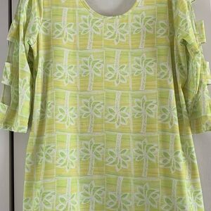 Lulu B Lime Green Floral Tunic Top 🌿